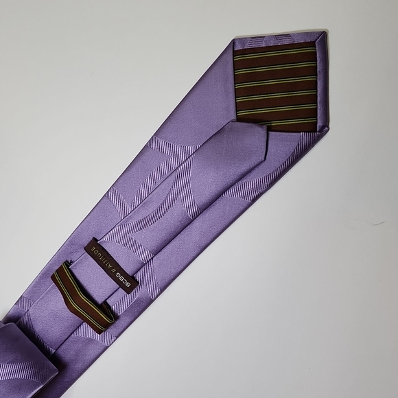 BCBG 100% Silk Tie - Picture 3 of 4